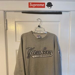 Yankees Majestic World Series Crewneck 1998